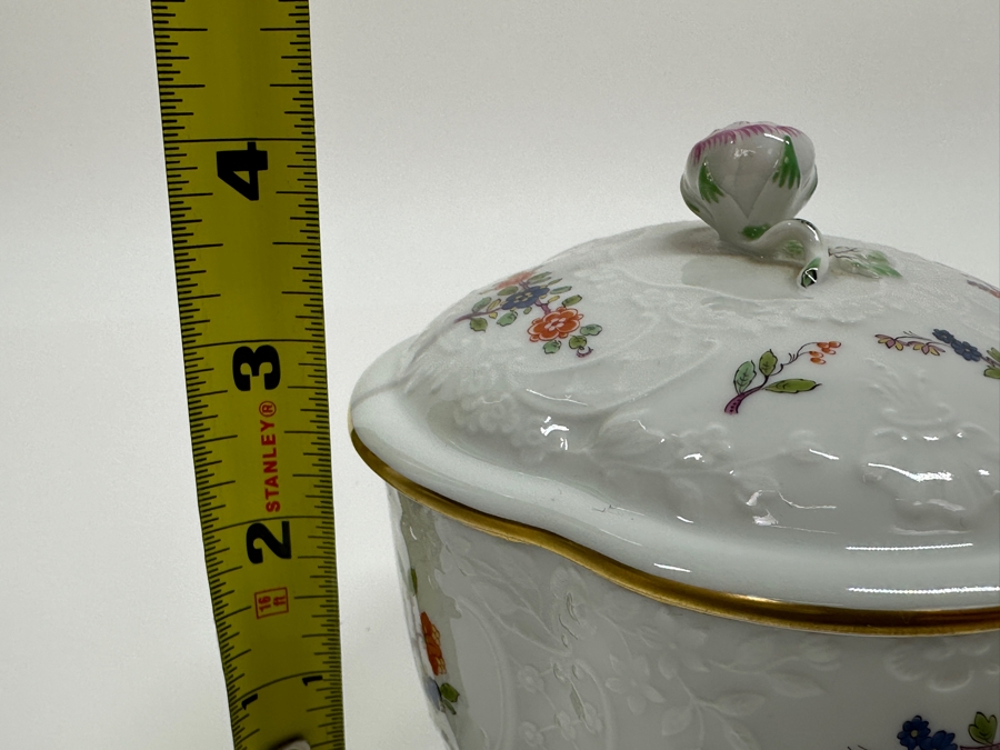 Meissen (Germany) Fine Porcelain Individually Hand Painted 'Colorful Chinese Butterfly Painting With Gold Rim' Schmetterling, Lidded Box 5W X 4H Estimate $300 [Photo 11]