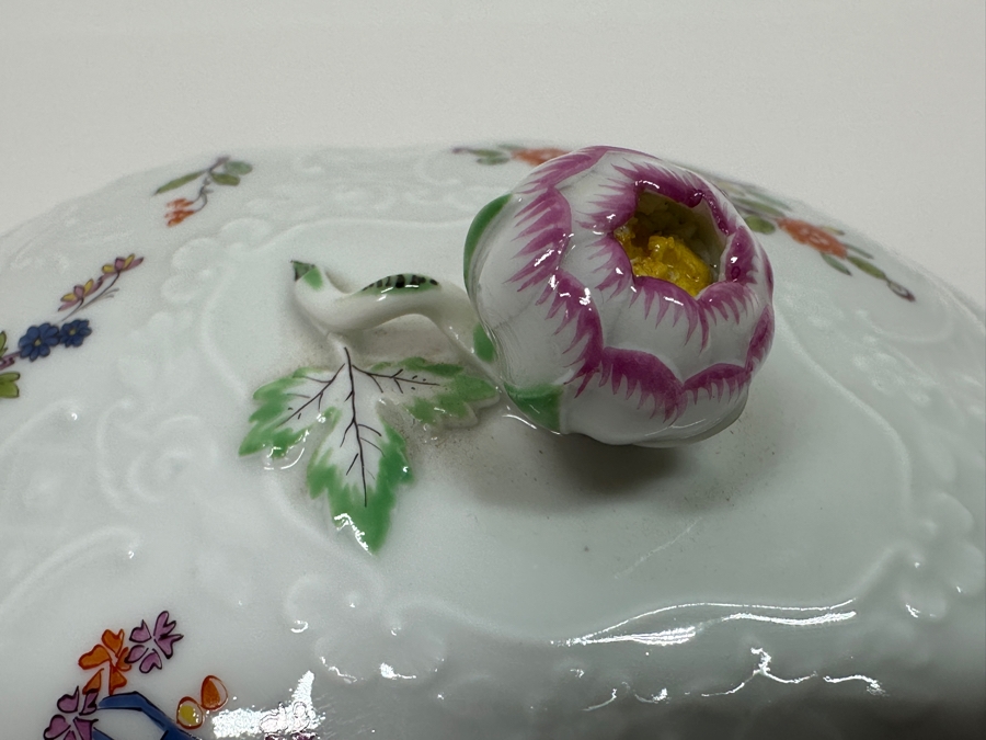 Meissen (Germany) Fine Porcelain Individually Hand Painted 'Colorful Chinese Butterfly Painting With Gold Rim' Schmetterling, Lidded Box 5W X 4H Estimate $300 [Photo 6]