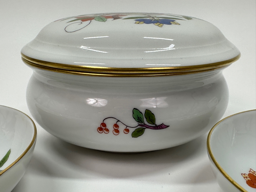 Meissen (Germany) Fine Porcelain Individually Hand Painted 'Colorful Chinese Butterfly Painting With Gold Rim' Schmetterling, Lidded Box 3.75W With Pair Of Small Dishes 3.25W Estimate $300 [Photo 4]