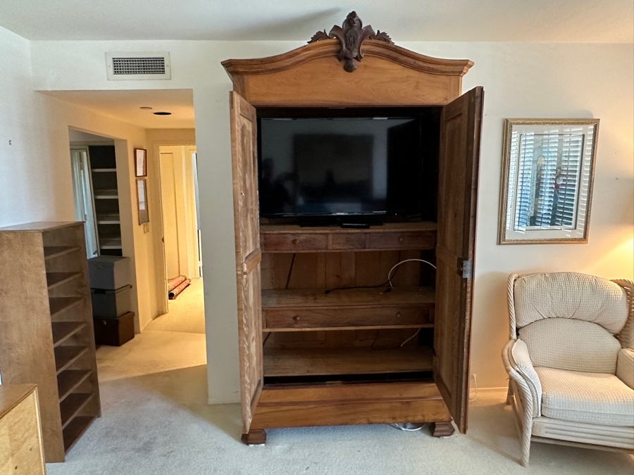 Antique Carved Wooden Wardrobe Armoire Cabinet 54W X 23D X 98H [Photo 10]