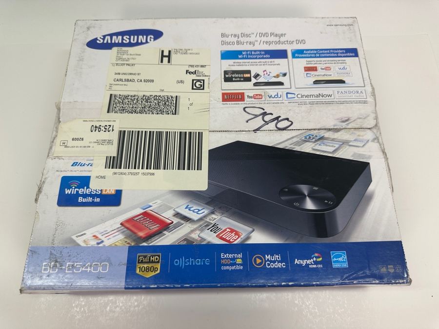 SAMSUNG Bluray Disc / DVD Player BDE5400 New in Box