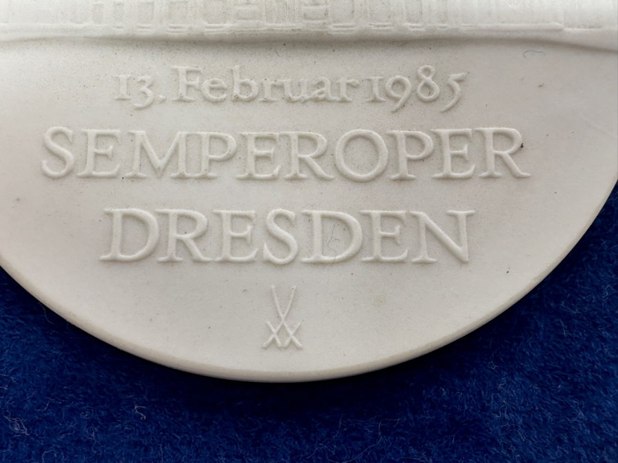 Meissen (Germany) Porcelain Medallion With Box 13 February 1985 Semperoper Dresden Staatsoper 2.5W [Photo 3]
