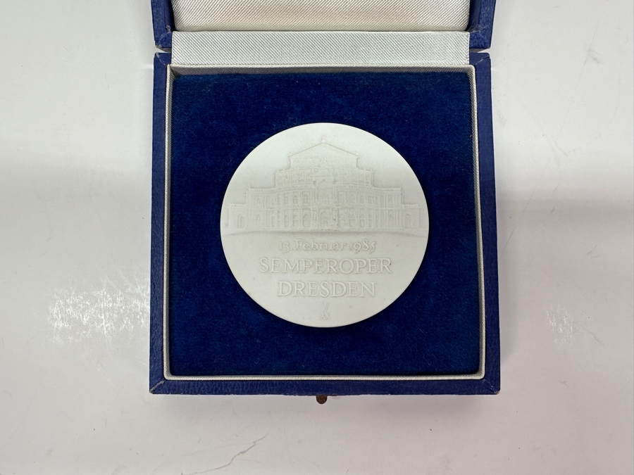 Meissen (Germany) Porcelain Medallion With Box 13 February 1985 Semperoper Dresden Staatsoper 2.5W [Photo 5]