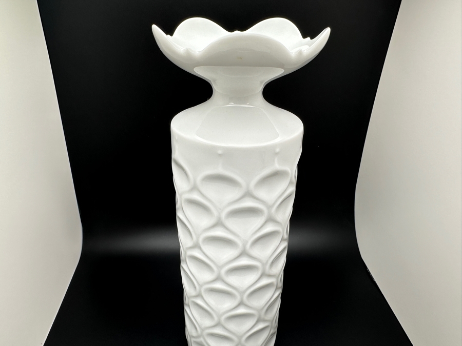 Meissen (Germany) Mid-Century White Porcelain Lotus Flower Vase By Ludwig Zepner 9H [Photo 3]