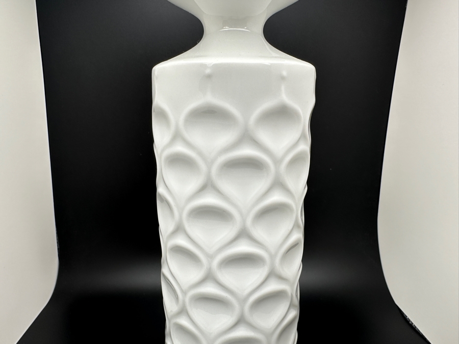 Meissen (Germany) Mid-Century White Porcelain Lotus Flower Vase By Ludwig Zepner 9H [Photo 4]