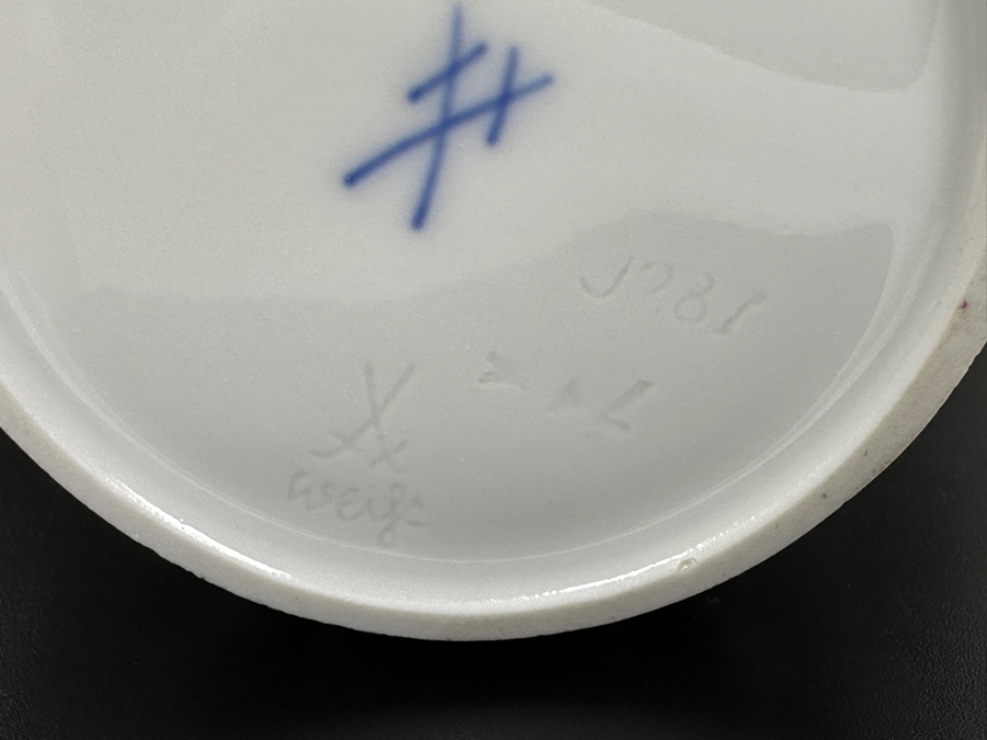 Meissen (Germany) Mid-Century White Porcelain Geometric Flower Vase By Ludwig Zepner 9H [Photo 5]