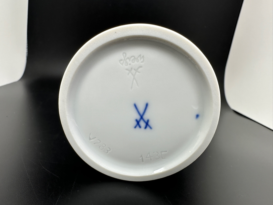 Meissen (Germany) Mid-Century White Porcelain Flower Vase By Ludwig Zepner 8H [Photo 2]