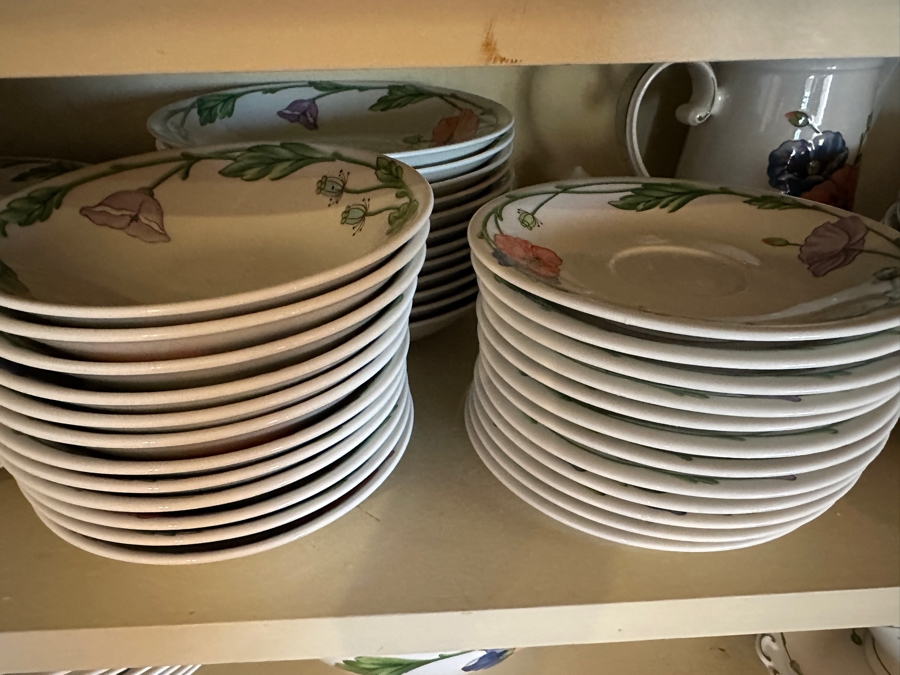 Villeroy & Boch Porcelain China Set West Germany Amapola Pattern Over 100 Pieces [Photo 4]