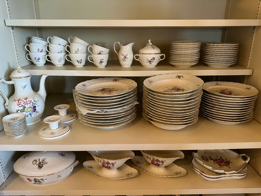 Royal Copenhagen Denmark China Service Approximate Service For 12 With Additional Serving Pieces (Approximately 100 Pieces) Frijsenborg Pattern [Photo 3]