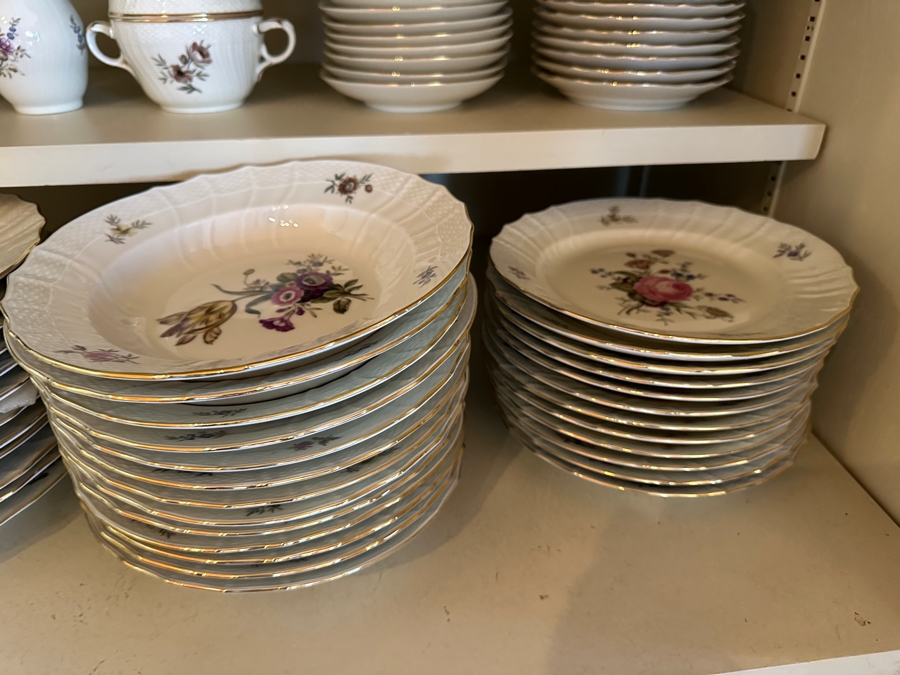 Royal Copenhagen Denmark China Service Approximate Service For 12 With Additional Serving Pieces (Approximately 100 Pieces) Frijsenborg Pattern [Photo 7]