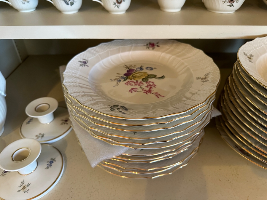 Royal Copenhagen Denmark China Service Approximate Service For 12 With Additional Serving Pieces (Approximately 100 Pieces) Frijsenborg Pattern [Photo 6]
