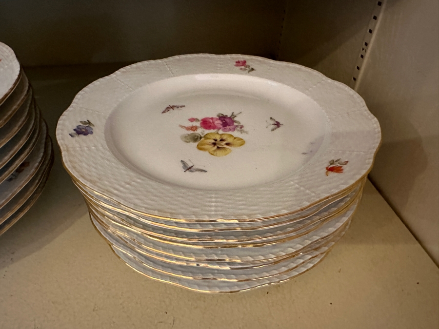 KPM74 By KPM Porcelain China Service Approximately 39 Pieces [Photo 4]