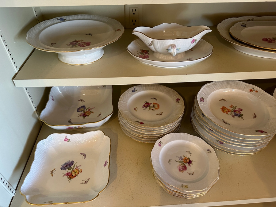 KPM74 By KPM Porcelain China Service Approximately 39 Pieces [Photo 6]