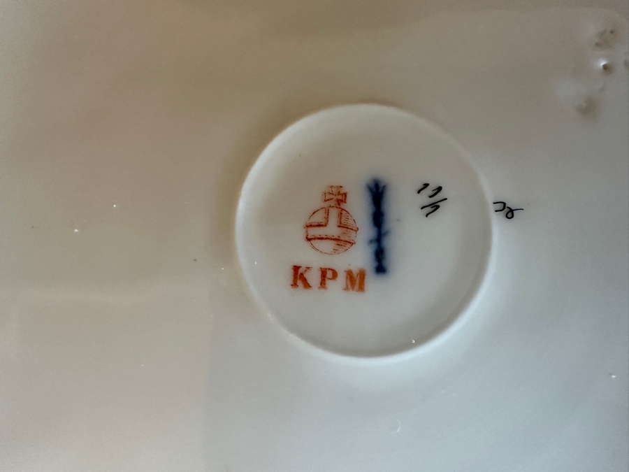 KPM74 By KPM Porcelain China Service Approximately 39 Pieces [Photo 15]