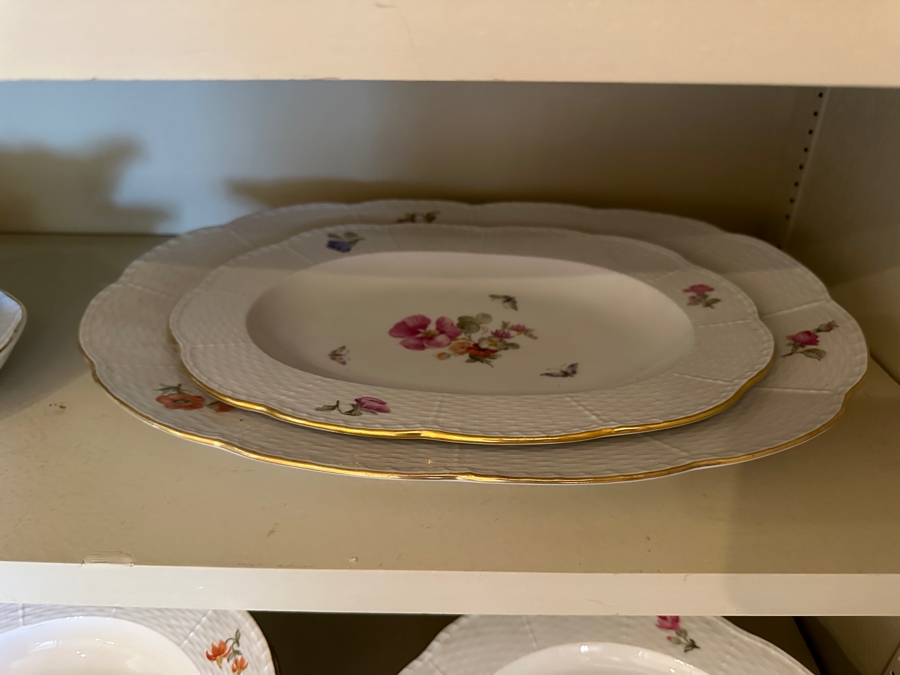 KPM74 By KPM Porcelain China Service Approximately 39 Pieces [Photo 5]