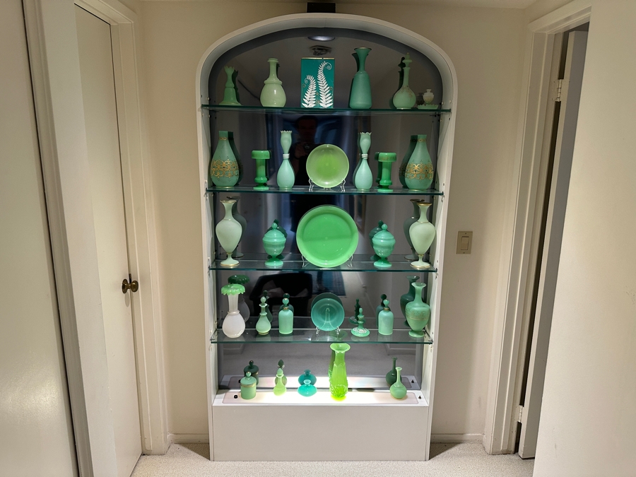 Just Added - White Lighted Display Cabinet 43.5W X 6D X 81.5H [Photo 2]