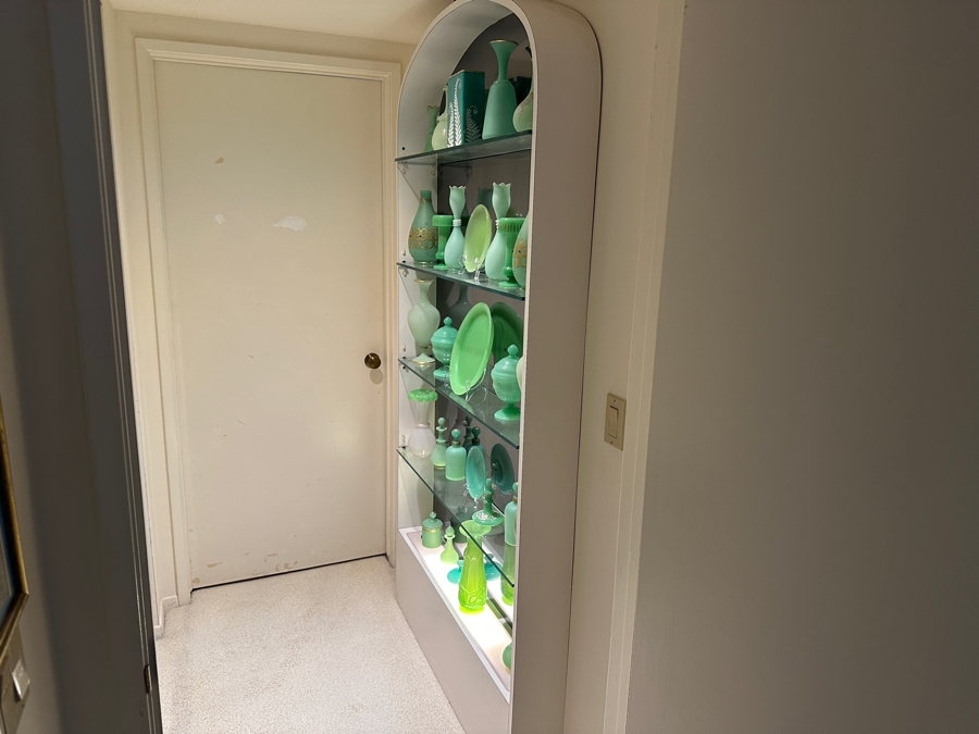 Just Added - White Lighted Display Cabinet 43.5W X 6D X 81.5H [Photo 4]