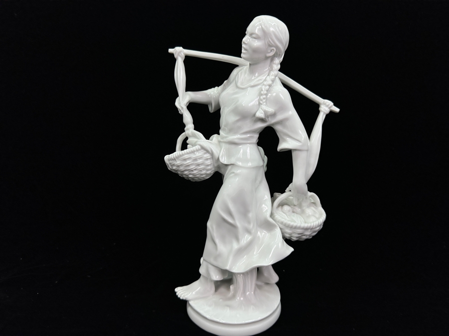 Meissen (Germany) White Porcelain 'Korean Woman' Figurine By Gerhard Bochmann 11.5H Retails $2,060 [Photo 3]