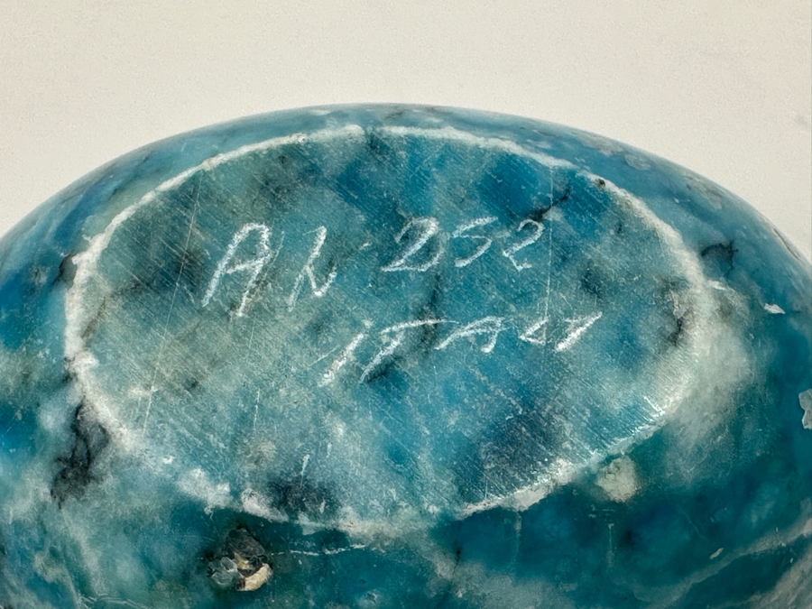 Set of Three Stone Eggs - Middle Apatite Egg Signed AL 252 Italy [Photo 9]