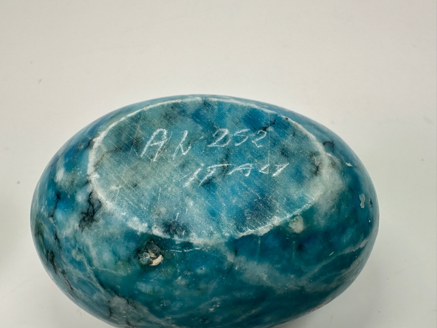 Set of Three Stone Eggs - Middle Apatite Egg Signed AL 252 Italy [Photo 8]