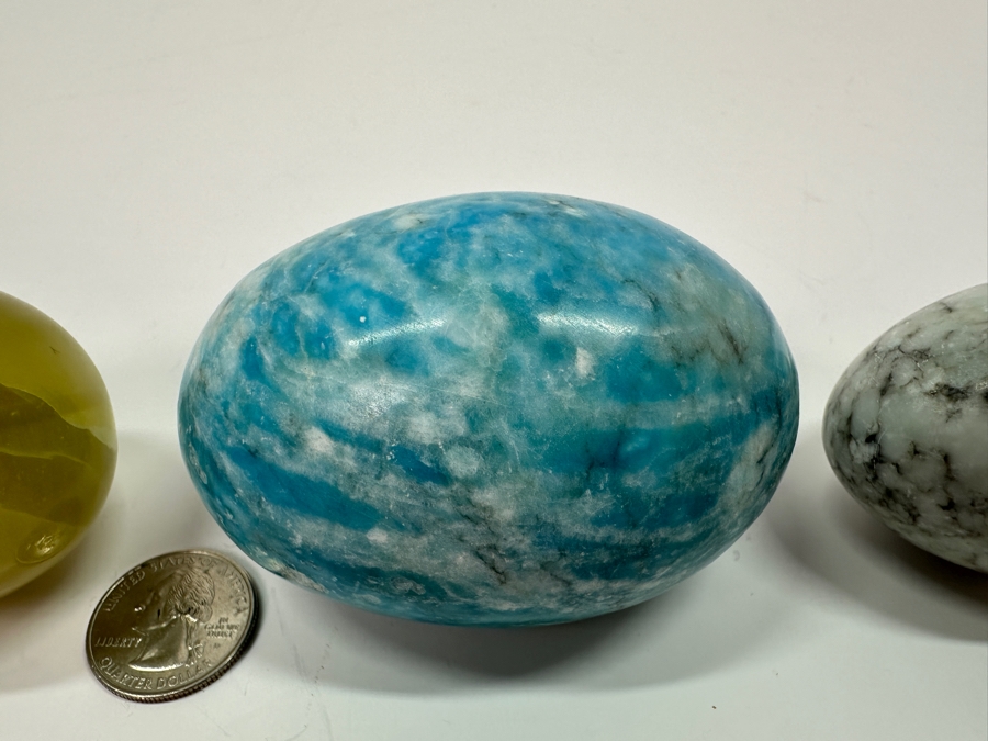 Set of Three Stone Eggs - Middle Apatite Egg Signed AL 252 Italy [Photo 3]