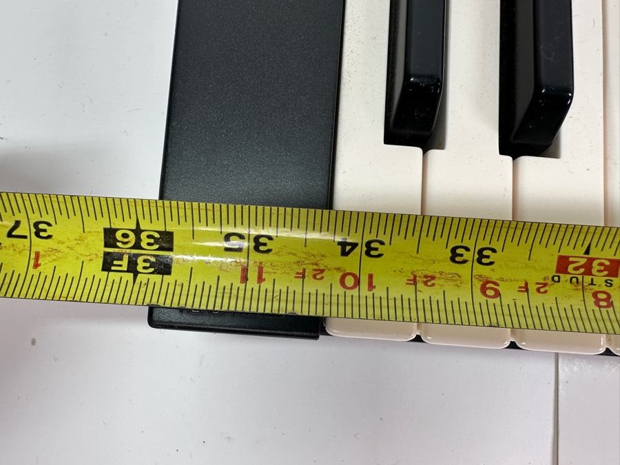 Just Added - Yamaha PSR-36 Keyboard with 61 Keys 36W x 13D [Photo 5]