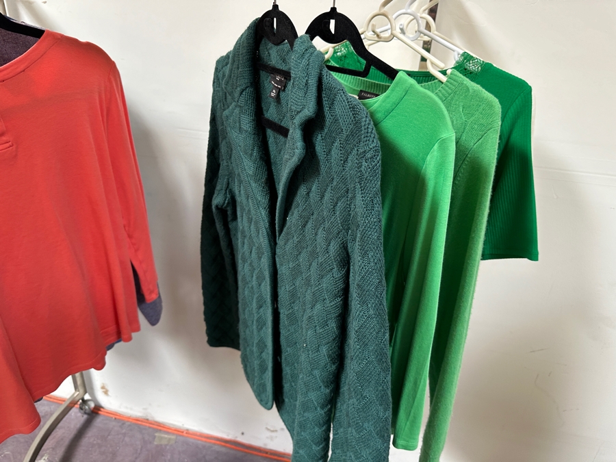 Just Added - Lot of Over 30 Pieces of Talbots Clothing Including Cashmere Sweaters - Mostly Size Medium [Photo 24]