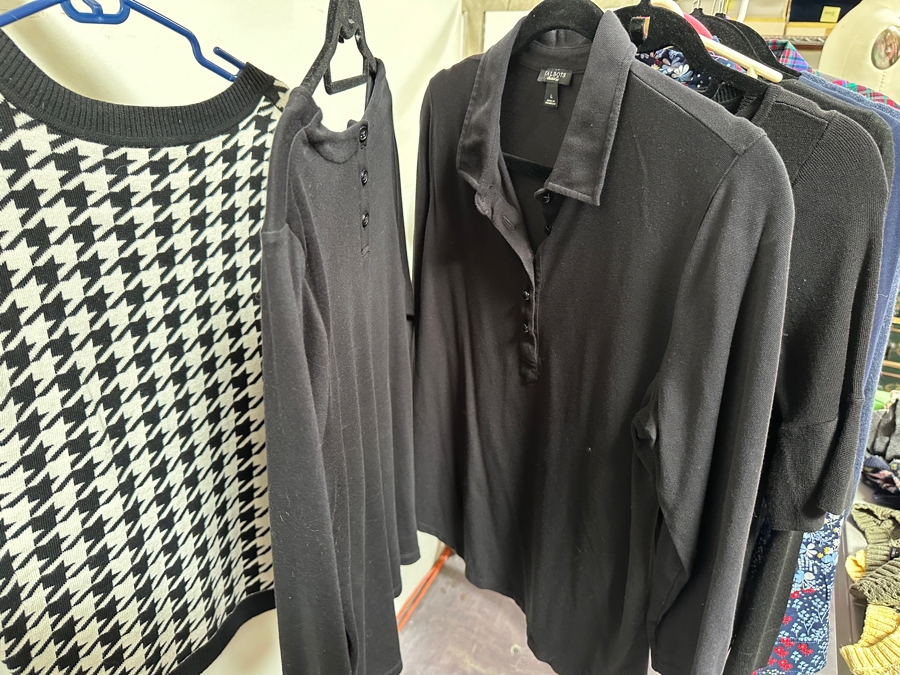 Just Added - Lot of Over 30 Pieces of Talbots Clothing Including Cashmere Sweaters - Mostly Size Medium [Photo 16]