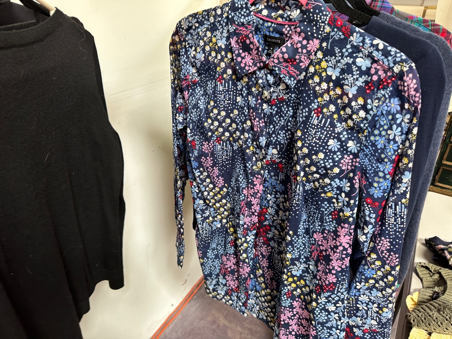 Just Added - Lot of Over 30 Pieces of Talbots Clothing Including Cashmere Sweaters - Mostly Size Medium [Photo 18]