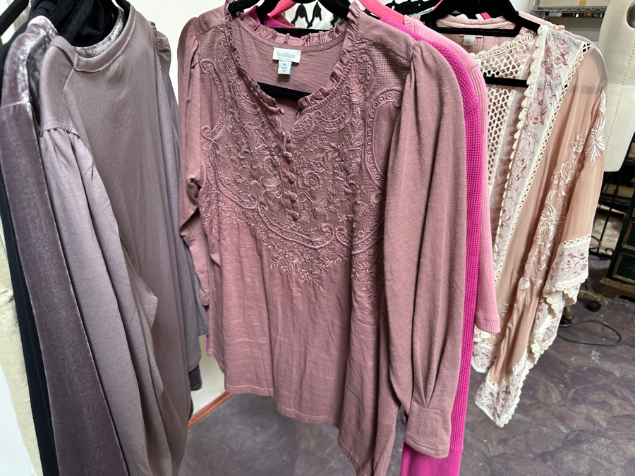 Just Added - Lot of Approximately 20 Pieces of Sundance Clothing Mostly Size Medium or Petite Medium [Photo 9]