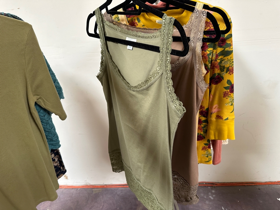 Just Added - Lot of Approximately 20 Pieces of Sundance Clothing Mostly Size Medium or Petite Medium [Photo 14]