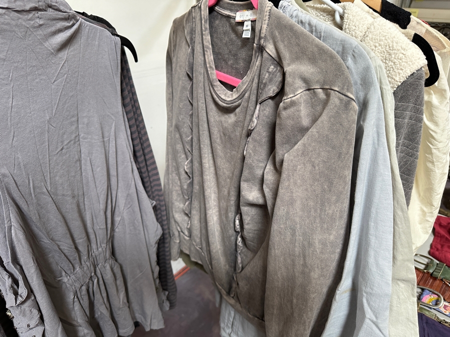 Just Added - Lot of Over 30 Pieces of Anthropologie Clothing and/or Style Clothing, Handbags and Belts Mostly Size Medium [Photo 19]