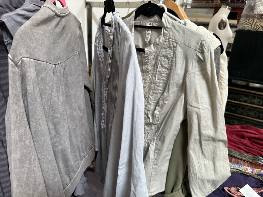 Just Added - Lot of Over 30 Pieces of Anthropologie Clothing and/or Style Clothing, Handbags and Belts Mostly Size Medium [Photo 20]