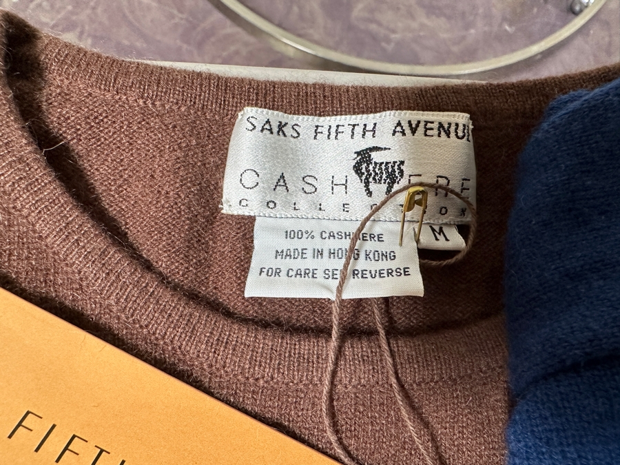 Just Added - Lot of 5 Cashmere Sweaters, One Alpaca Sweater and One Italian Wool Sweater [Photo 4]