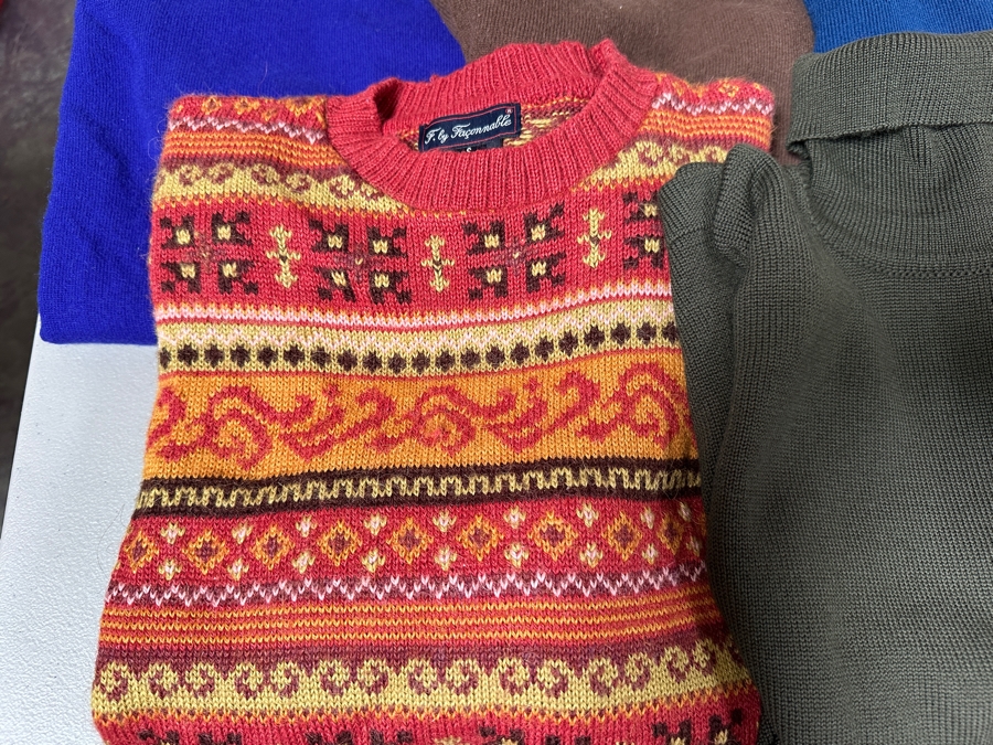 Just Added - Lot of 5 Cashmere Sweaters, One Alpaca Sweater and One Italian Wool Sweater [Photo 12]