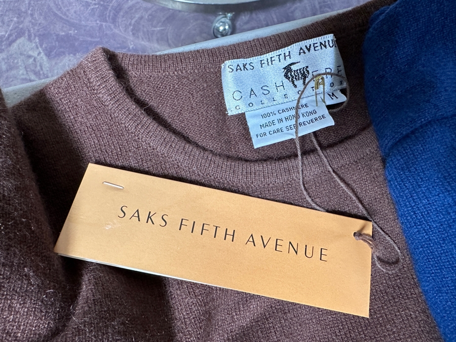Just Added - Lot of 5 Cashmere Sweaters, One Alpaca Sweater and One Italian Wool Sweater [Photo 3]
