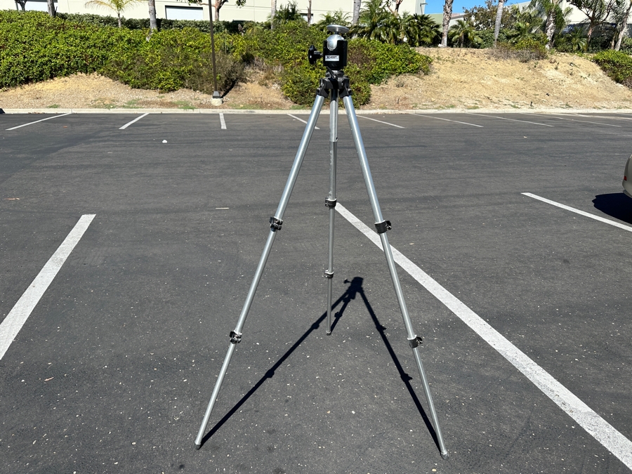 Schoon Adjustable Tripod 60'H [Photo 1]