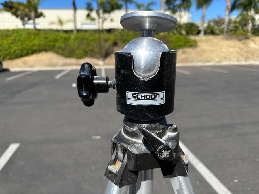 Schoon Adjustable Tripod 60'H [Photo 2]
