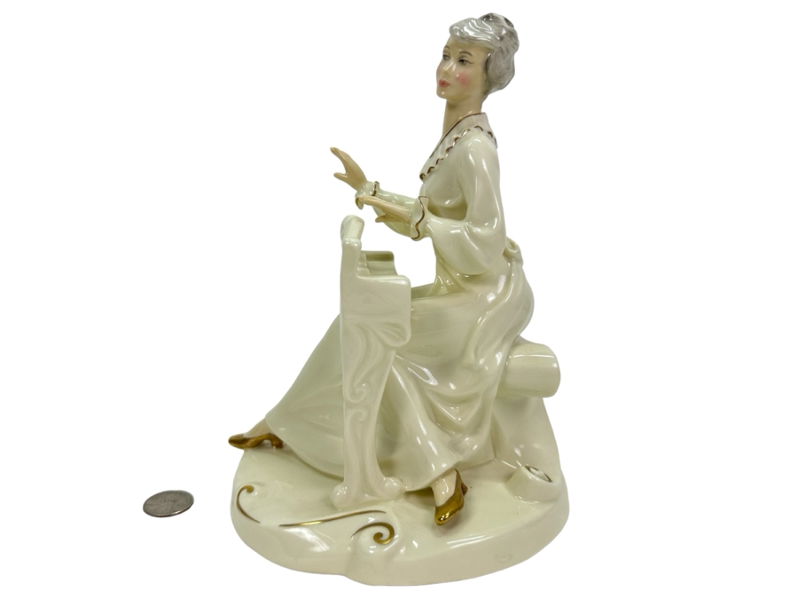 Royal Doulton The Enchantment Collection 'Musicale' HN2756 9'H [Photo 1]