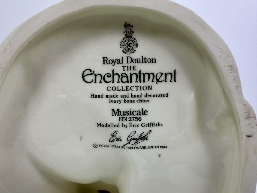 Royal Doulton The Enchantment Collection 'Musicale' HN2756 9'H [Photo 13]
