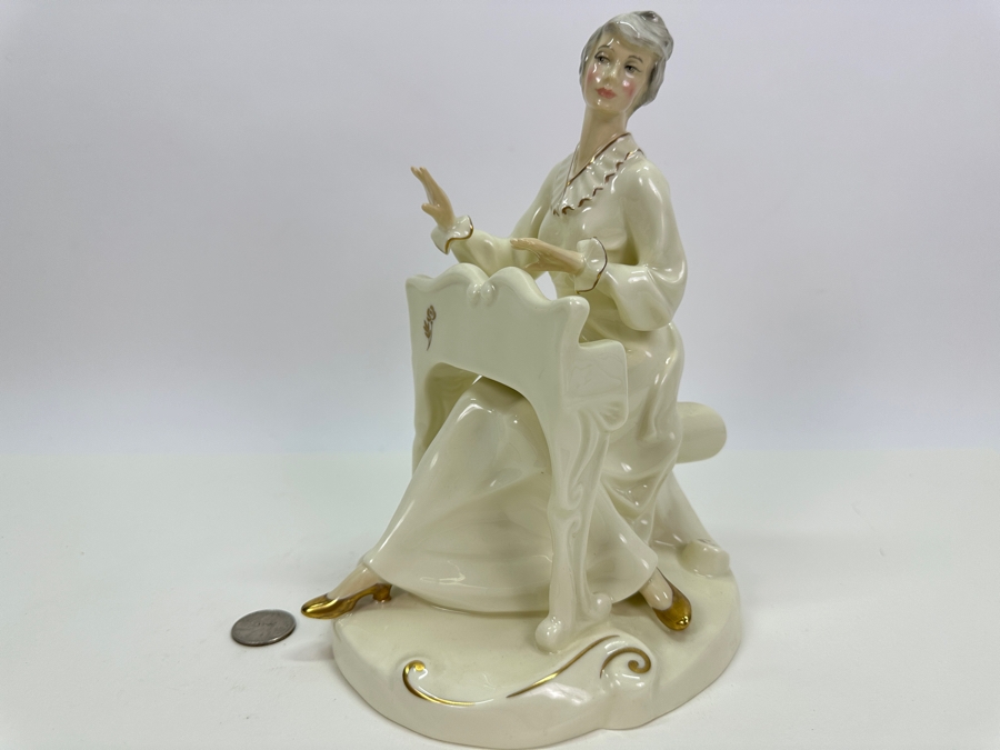 Royal Doulton The Enchantment Collection 'Musicale' HN2756 9'H [Photo 3]