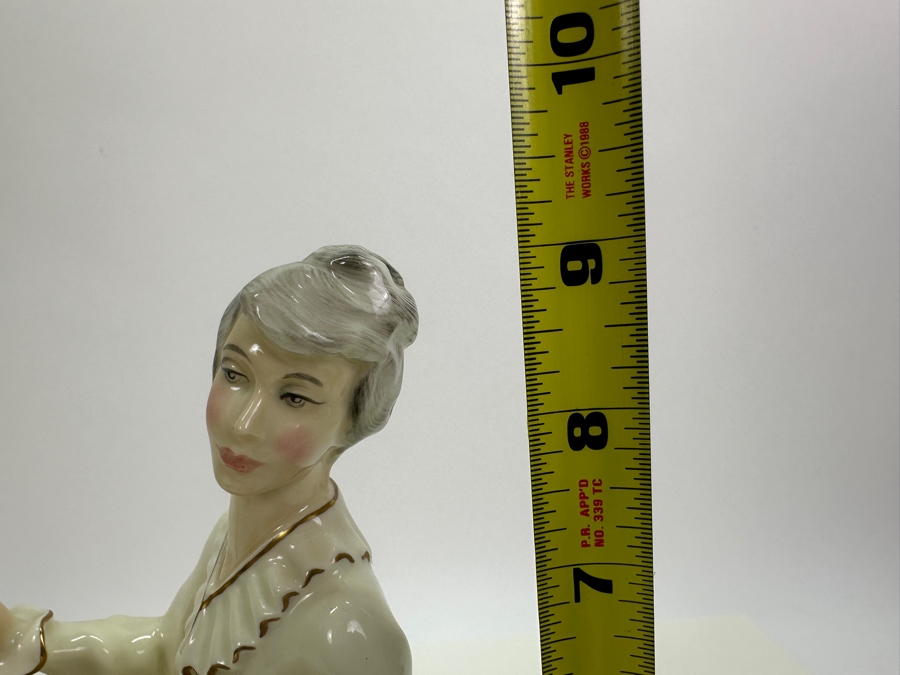 Royal Doulton The Enchantment Collection 'Musicale' HN2756 9'H [Photo 14]