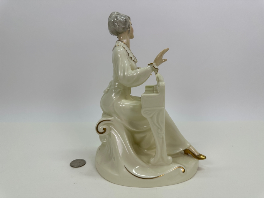 Royal Doulton The Enchantment Collection 'Musicale' HN2756 9'H [Photo 11]