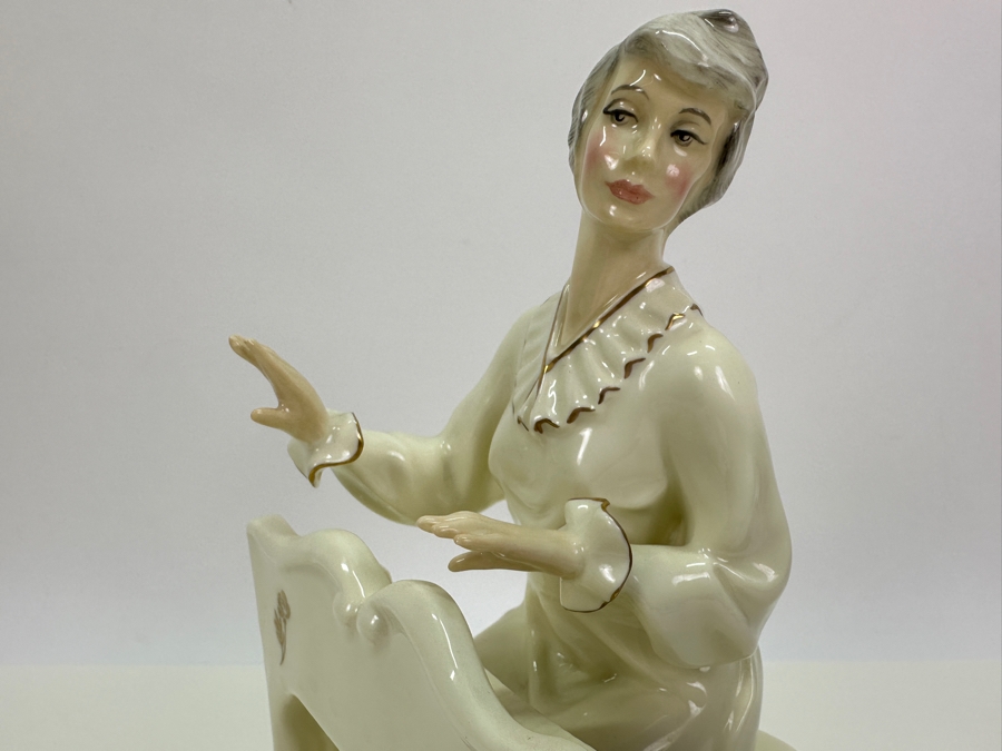 Royal Doulton The Enchantment Collection 'Musicale' HN2756 9'H [Photo 4]