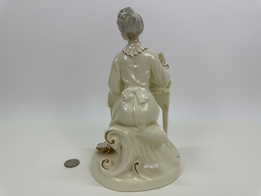 Royal Doulton The Enchantment Collection 'Musicale' HN2756 9'H [Photo 10]