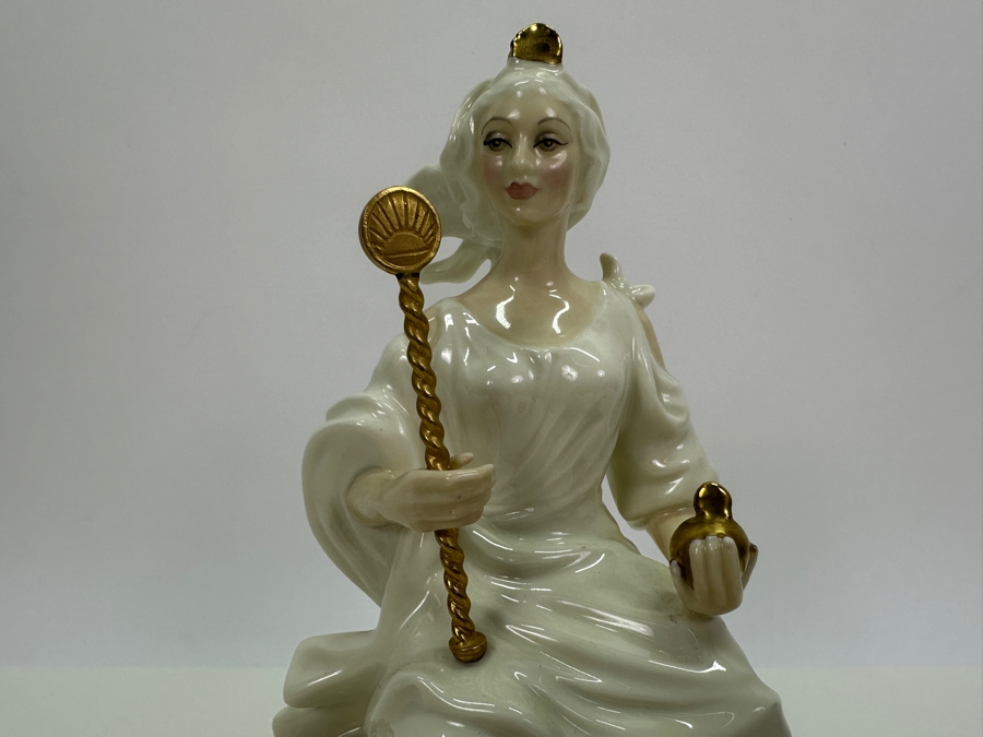 Royal Doulton The Enchantment Collection 'Queen of the Ice' HN2435 8.5'H [Photo 5]