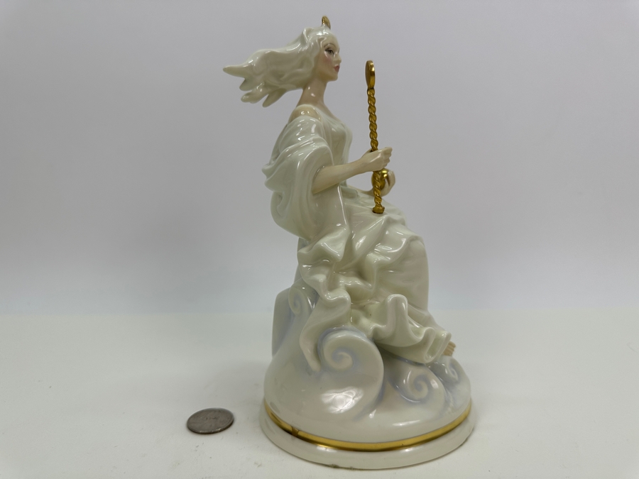 Royal Doulton The Enchantment Collection 'Queen of the Ice' HN2435 8.5'H [Photo 9]