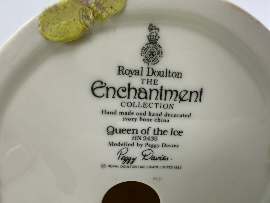 Royal Doulton The Enchantment Collection 'Queen of the Ice' HN2435 8.5'H [Photo 12]