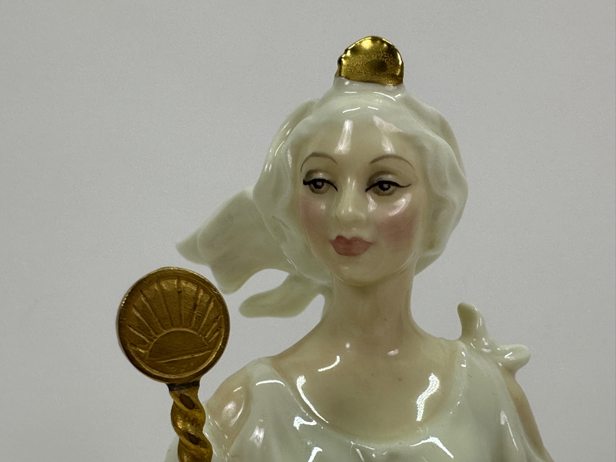 Royal Doulton The Enchantment Collection 'Queen of the Ice' HN2435 8.5'H [Photo 6]