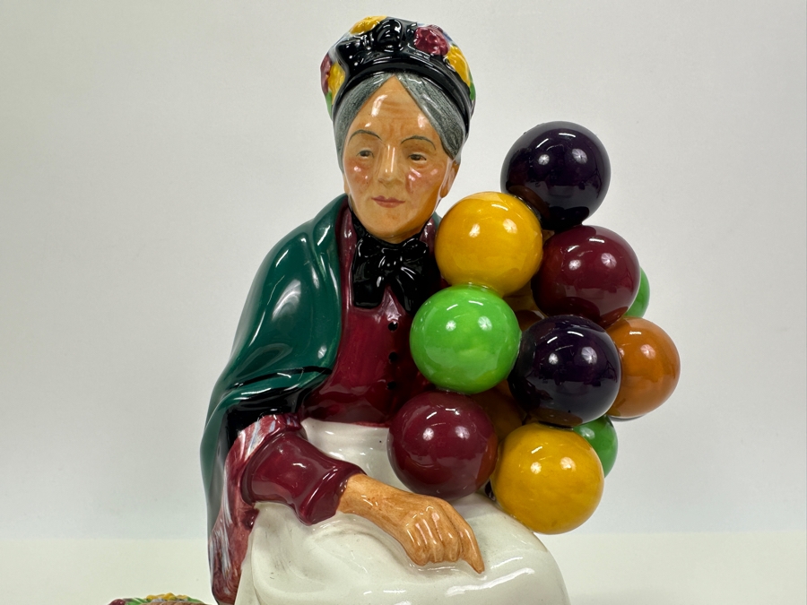Vintage Royal Doulton 'The Old Balloon Seller' Figurine HN1315 7.75'H [Photo 2]
